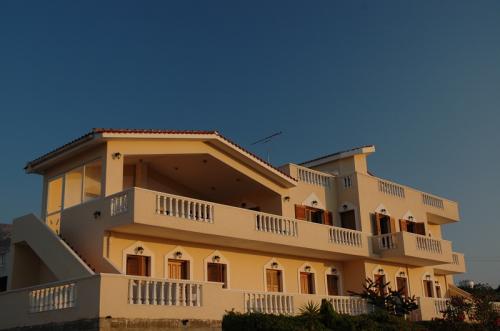 Dimitris Apartments image1